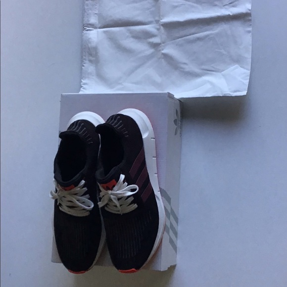 Adidas training shoe - Picture 3 of 4